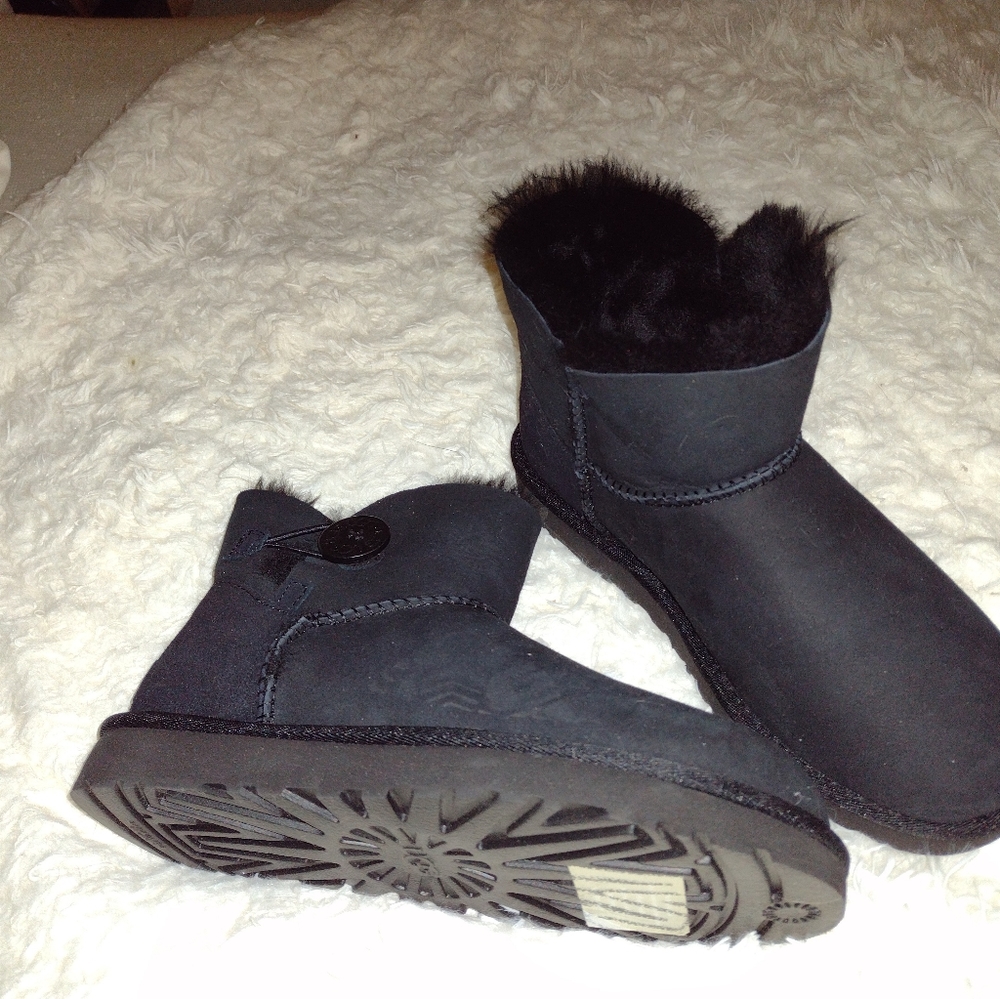 UGG BOOTS